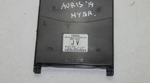 Toyota Auris E180 Fuse box set 8922102331