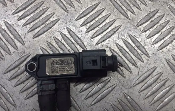 Audi A3 S3 8P Air pressure sensor 076906051A