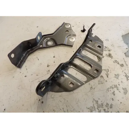 Renault Megane E-Tech Fender mounting bracket