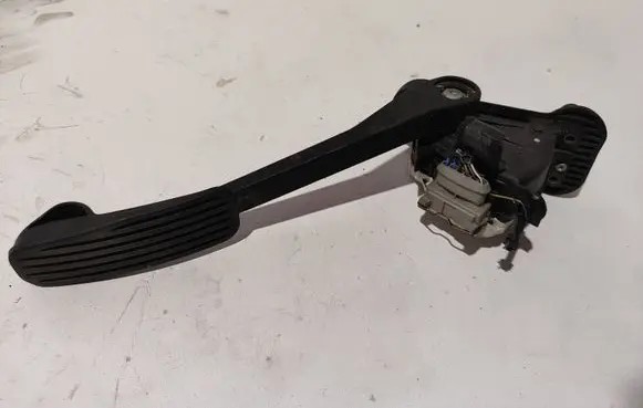 Volvo S60 Accelerator throttle pedal 30636003 6PV00853700