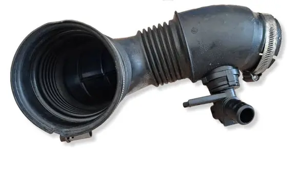 Opel Insignia A Turbo air intake inlet pipe/hose 55561787