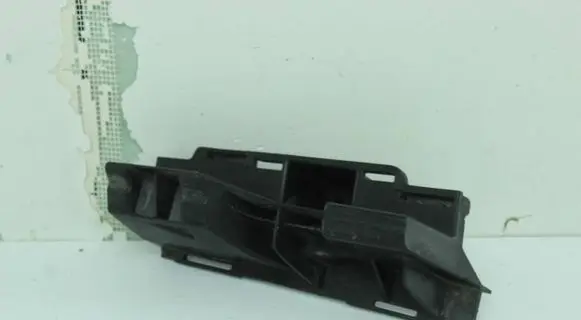 Mercedes-Benz E W212 Front bumper mounting bracket A2128852365