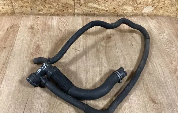 Engine coolant pipe/hose