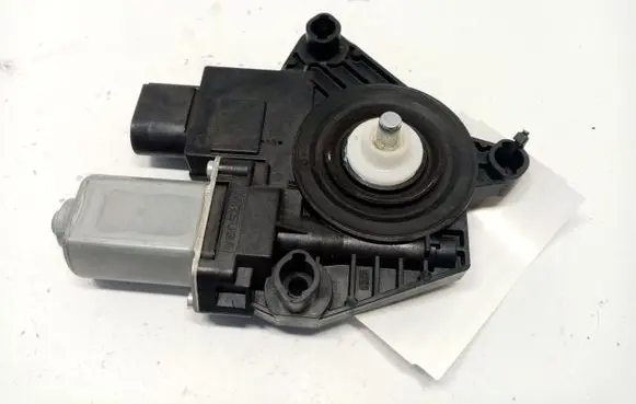 BMW X3 G01 Front door window regulator motor 51337457250