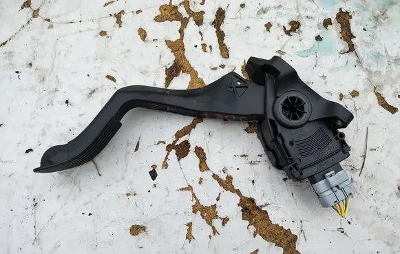 Peugeot 208 I Accelerator throttle pedal 9671433780