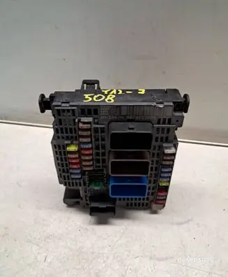 Peugeot 508 Fuse module 9674922080