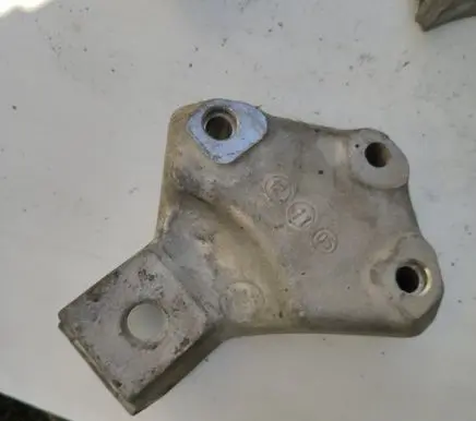 Citroen Xsara Picasso Engine mounting bracket 9644772580
