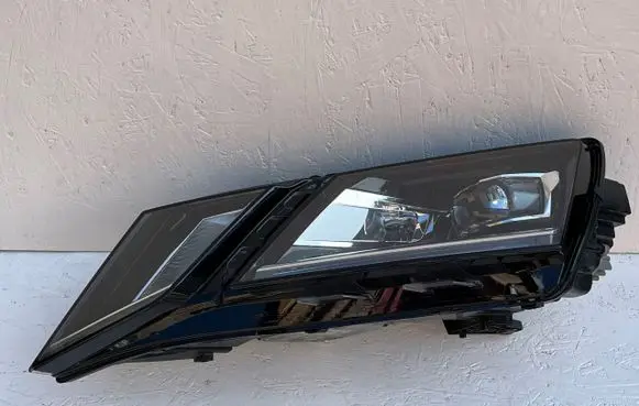 Skoda Octavia Mk3 (5E) Headlight/headlamp