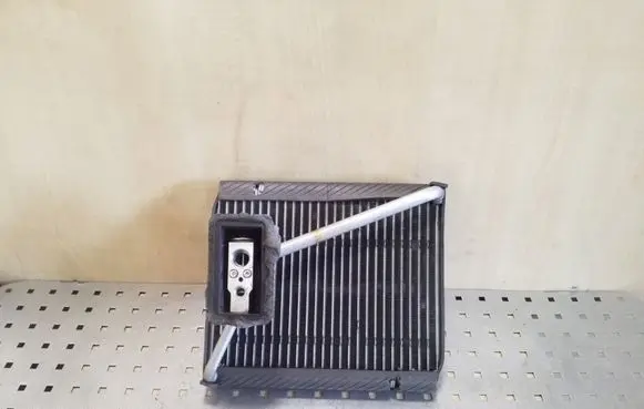 Peugeot 4007 Air conditioning (A/C) radiator (interior) 