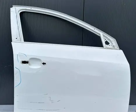 Chevrolet Cruze Front door