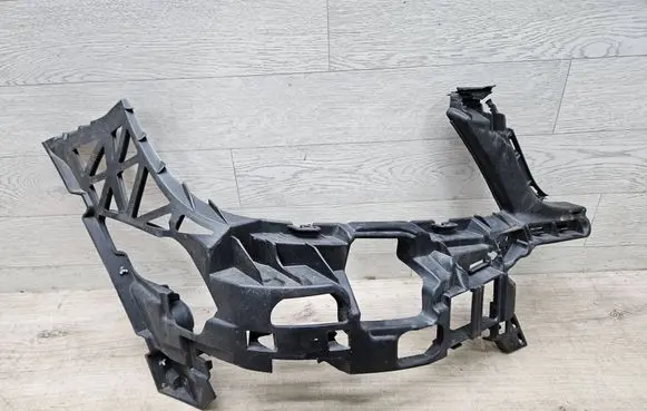 Mercedes-Benz C W204 Front bumper mounting bracket A2048854265