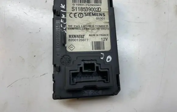 Renault Scenic II - Grand scenic II Ignition key card reader 8200125077