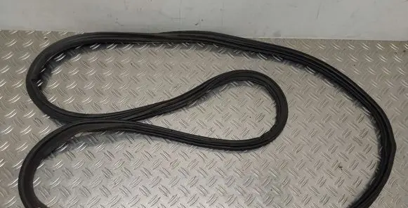 Toyota Corolla Verso AR10 Trunk rubber seal (body) 
