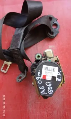Audi A6 S6 C5 4B Front seatbelt 560585901