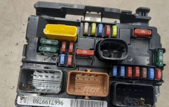 Citroen C3 BSM Control unit 9667199780
