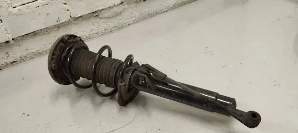 BMW 4 F32 F33 Front shock absorber with coil spring 6883326