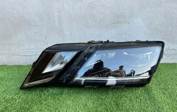 Skoda Octavia Mk3 (5E) Headlight/headlamp 5E1941015D