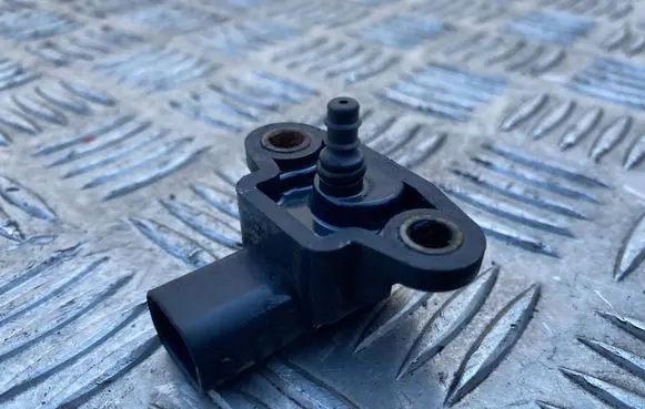 Mercedes-Benz Sprinter W906 Air pressure sensor A0051535028 152308