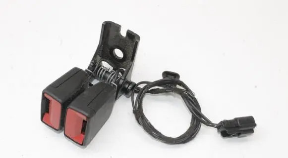 Ford Fiesta Middle seatbelt buckle (rear) 