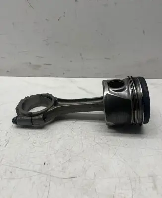 Volkswagen PASSAT B6 Piston with connecting rod