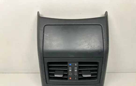 BMW 3 E90 E91 Rear air vent grill 7129556