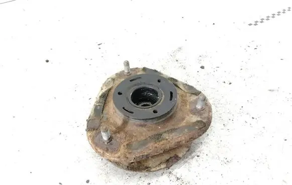 Toyota Avensis T250 Front upper strut mount 