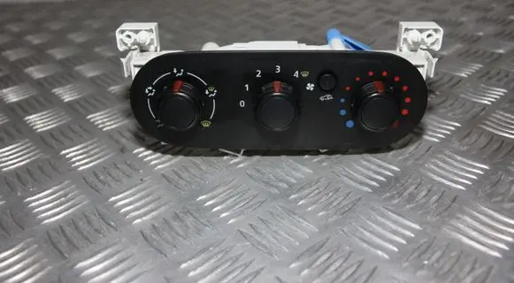 Renault Trafic III (X82) Air conditioning/heating control unit E1093050CH