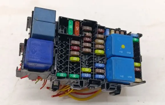 Dacia Duster II Fuse module 