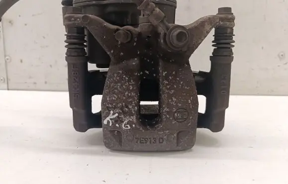 Nissan Qashqai J12 Rear brake caliper 440106RA0B