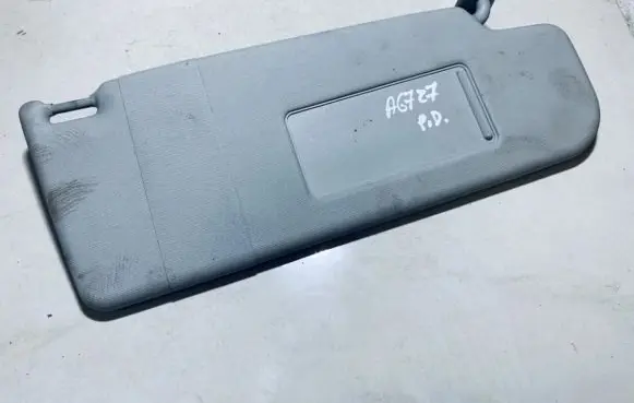 Volkswagen Golf V Sun visor