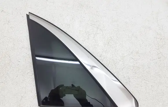 Ford Escape IV Rear side window LJ6BS29751 LJ6BS29751BD 43R004589