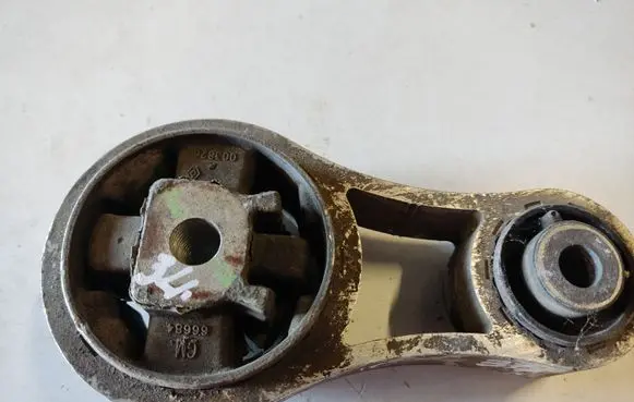 Hyundai Tucson JM Engine mount bracket 259836 66684 003826