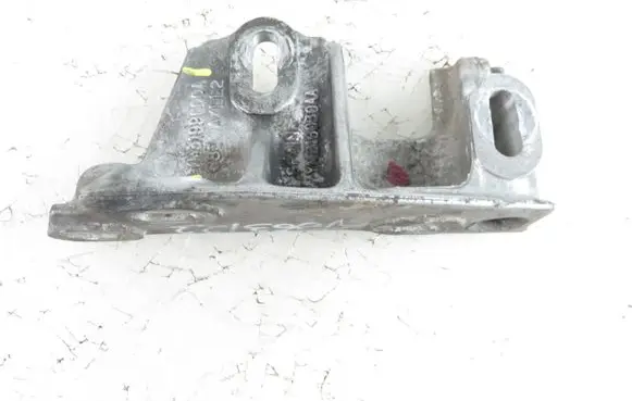 Seat Alhambra (Mk1) Engine mounting bracket 7M3199600A