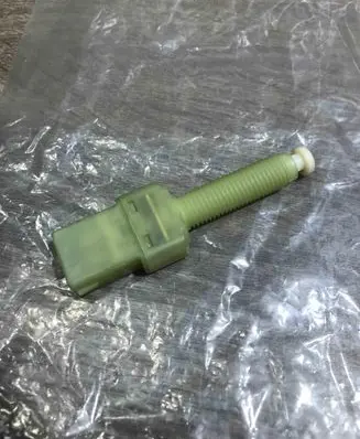 Volkswagen PASSAT B5 Brake pedal sensor switch 443945515