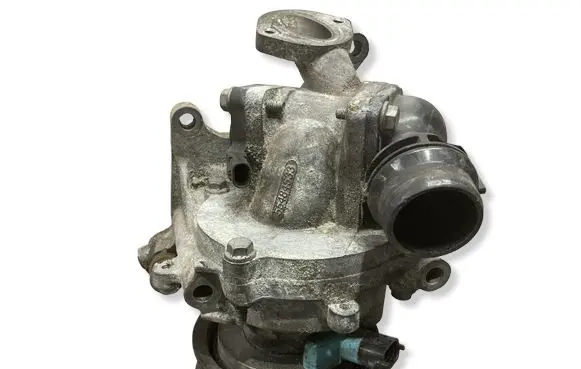 Opel Insignia A Water pump 55484533