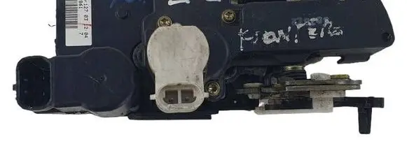 Opel Frontera B Rear door lock 16639861