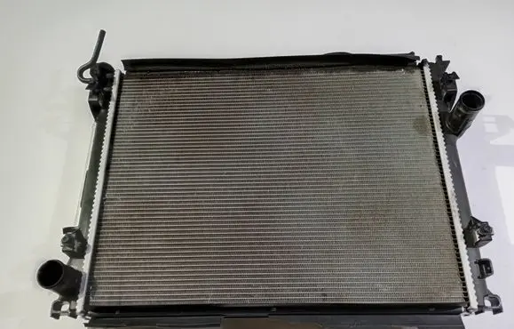 Dodge Charger Radiator set 1007742AA