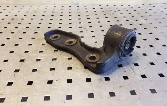 KIA Sorento Front differential bracket 