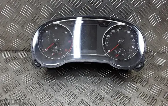 Audi A1 Speedometer (instrument cluster) 8x0920980a