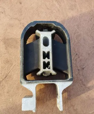 Volvo V40 Engine mount bracket 31359652