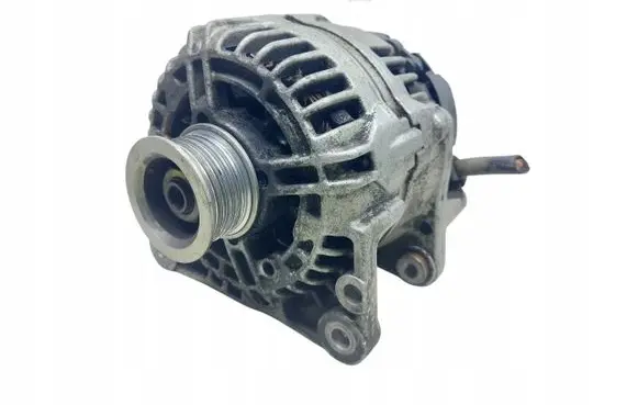 Volkswagen Polo Generator/alternator 03C903023