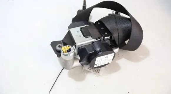 Ford Mondeo MK V Front seatbelt