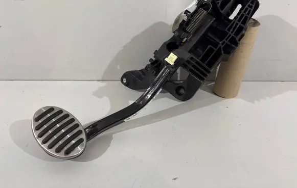Mini One - Cooper F56 F55 Brake pedal 6858616