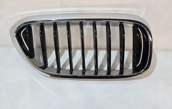BMW 5 G30 G31 G38 Front bumper upper radiator grill 7383520