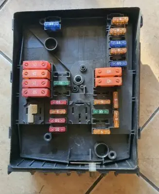 Audi A3 S3 8P Fuse module 17181301