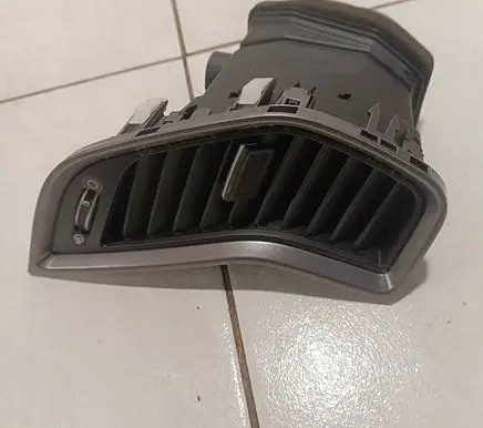 Hyundai Santa Fe Dash center air vent grill 974102W000