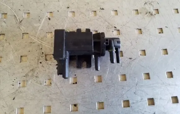 Peugeot 5008 Turbo solenoid valve 9665886280