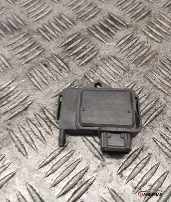 Volkswagen Golf III Air pressure sensor 3a0906051