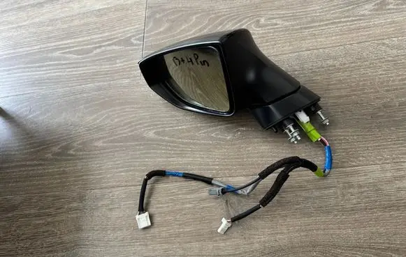 Lexus LBX Front door electric wing mirror E13049704