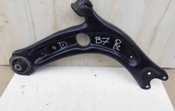 Volkswagen PASSAT B7 Front lower control arm/wishbone 65566556